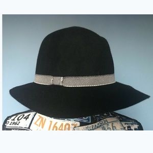 DKNY black 100% wool hat NEW